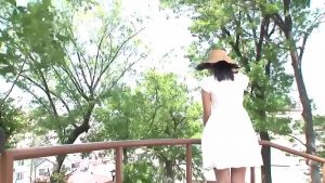 Cô cháu gái ngây thơ bị ông chú dụ địt cho tơi bời