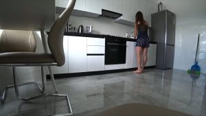 Chịch sưng lồn trong nhà bếp